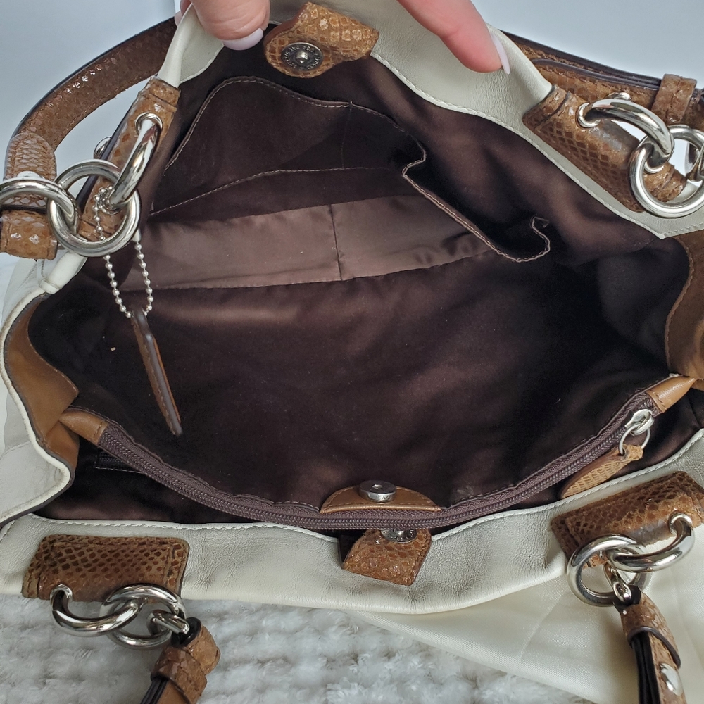 Coach Medium Size Leather Purse Gem